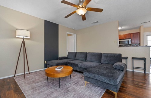 McNeil House | Up to 10 Guests - King Bed