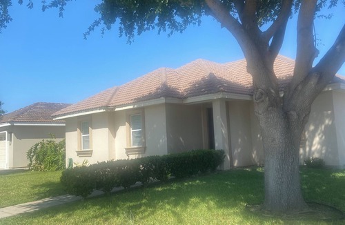 Pharr House | Updated Charming Casa 3-bedroom house gated community in Pharr/Mcallen area