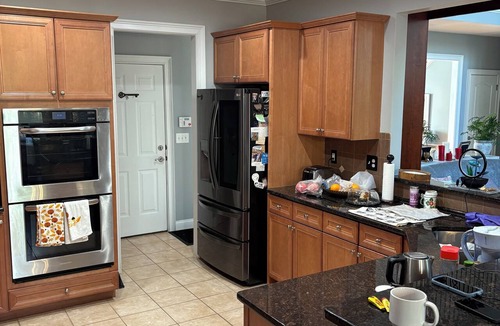 Braselton House | UPSTAIRS bedroom, no bathroom sharing! Get out of your room and enjoy more!