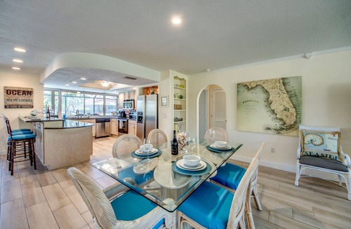 Caloosahatchee House | Villa 1 Bright and Sunny, Pool, Hot Tub, 175 reviews