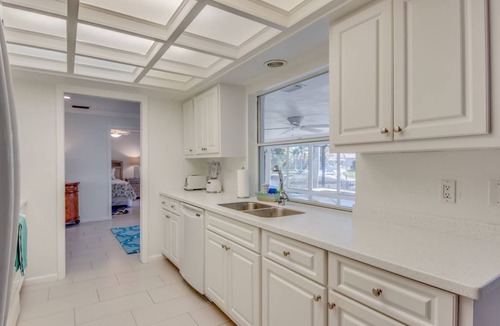 Caloosahatchee House | Villa 13 Coastal decor, Htd saltwater pool, Gulf Access.102 reviews