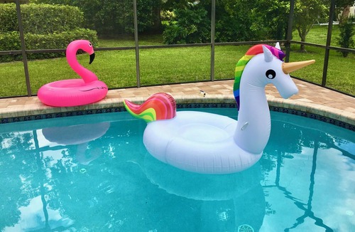Kings Lake House | VILLA BELLY :-) heated pool. free WIFI, very private, Garage, BBQ, Kings Lake