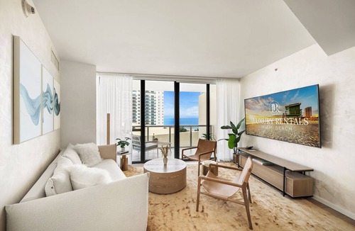 City Center Condo | W South Beach: Oceanview Condo with Pool & Direct Beach Access