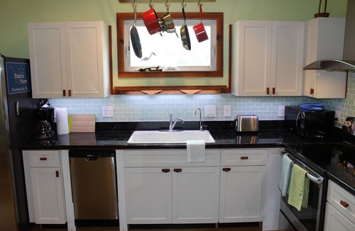 Lincolnville House | Walk to EVERYTHING Downtown within minutes. Shotgun House in Lincolnville.