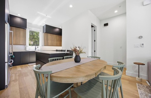 Castleberry Hill House | Walk to Mercedes Benz, Arena, GWCC, Game Day Stay