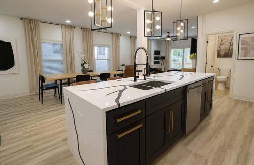 Atlanta House | Walk to Mercedes-Benz Stadium | Hot Tub Retreat