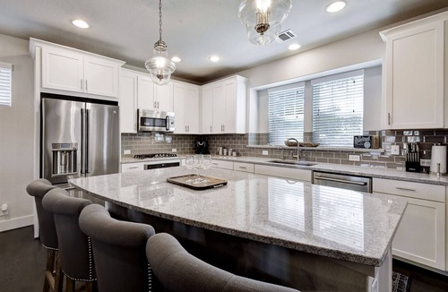 Southtown House | Walk to Riverwalk & Alamo Luxury Southtown 3BR Stylish Home Near Alamodome