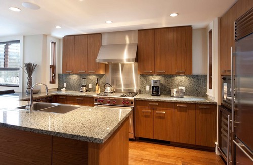 Whistler Condo | Walk to village retreat w/hot tub & AC
