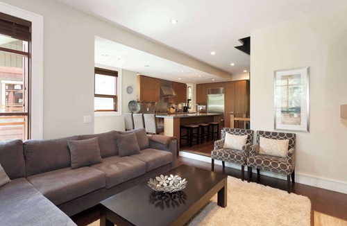 Whistler Condo | Walk to village retreat w/hot tub & AC