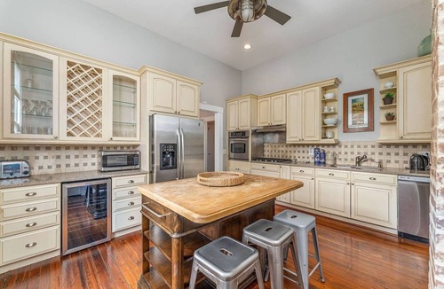 Historic Downtown Savannah House | Walkable, Stunning Historic Victorian/Private Heated Pool/Gated Parking