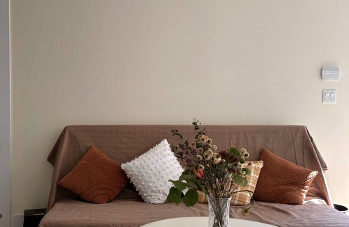 Sunset House | ✨ Warm & Cozy 2BR Designer Retreat in Vancouver | Free Parking | Private Entry