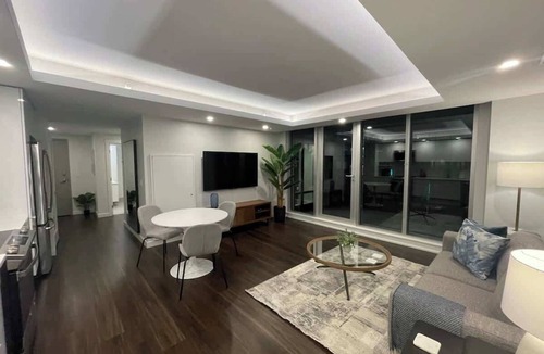 Downtown Halifax Apartment | Waterfront 1 BR corner unit with 6 appliances