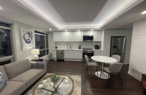 Downtown Halifax Apartment | Waterfront 1 BR corner unit with 6 appliances