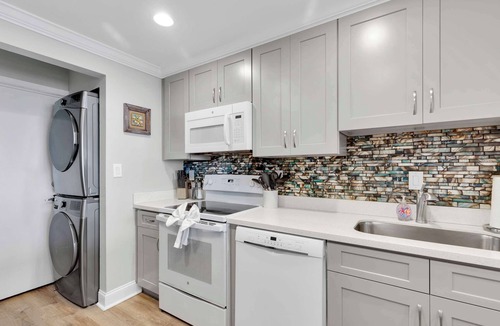 Meadows Condo | Waterfront Dock Pool Penthouse Near Duval St