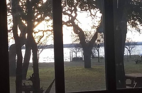 Tow House | Waterfront Lake Buchanan!
