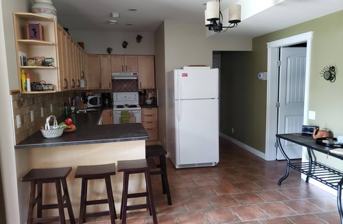 Okanagan-Similkameen Bed & Breakfast | Waterfront Self Contained 1 or 2 bedroom Suite in Oliver B.C.