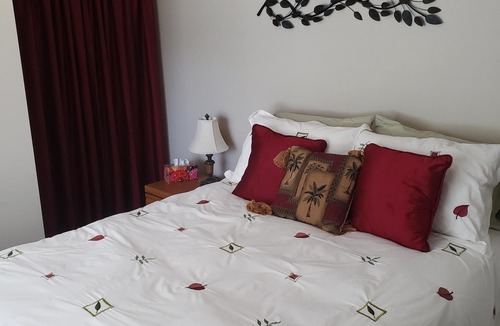 Okanagan-Similkameen Bed & Breakfast | Waterfront Self Contained 1 or 2 bedroom Suite in Oliver B.C.