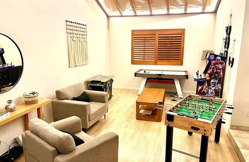 Pembroke Pines Villa | Waterfront Villa | Beach, Game Room, Cinema & Spa