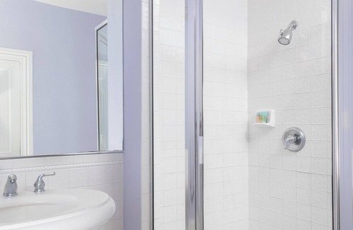 Bahama Village Bed & Breakfast | Weatherstation Inn