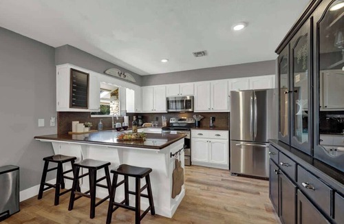 Fredericksburg House | Weitz Getaway with Private Pool + Two Hot Tubs