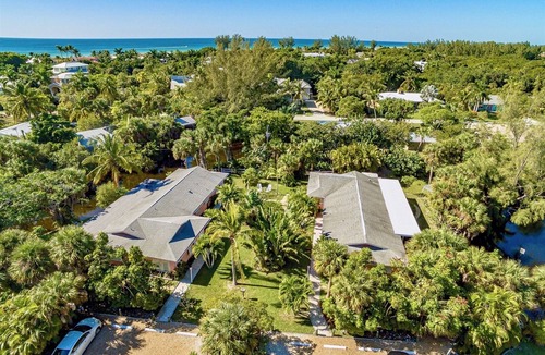 Tradewinds Cottage | West End Paradise Unit 4 Scallop 5 - One bedroom suite w/water views