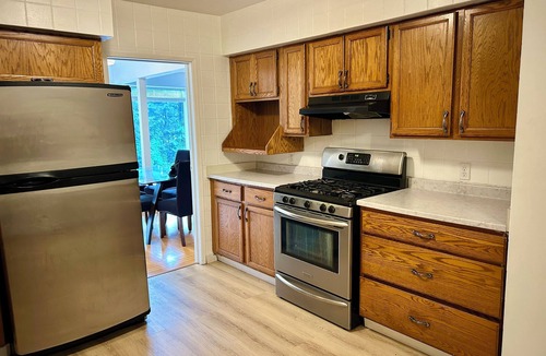 West Vancouver House | West Van Retreat | 3BR Near Beach & Mountains