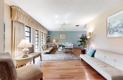 Biggar House | Whiskey Creek Casa