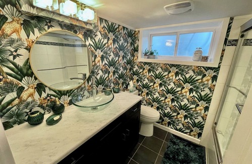 White Rock Bed & Breakfast | White Rock beach house suite 2 blocks from the pier! Fun & colourful decor.