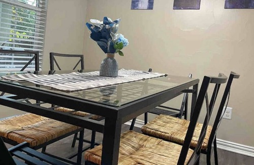 Arlington Apartment | WLK to AT&TStadium|FREE Parking|Bright&Cozy|2BR2BA