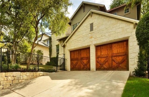 Clarksville House | WONDERFUL DOWNTOWN AUSTIN HOUSE WITH YARD IN UPSCALE QUAINT NEIGHBORHOOD