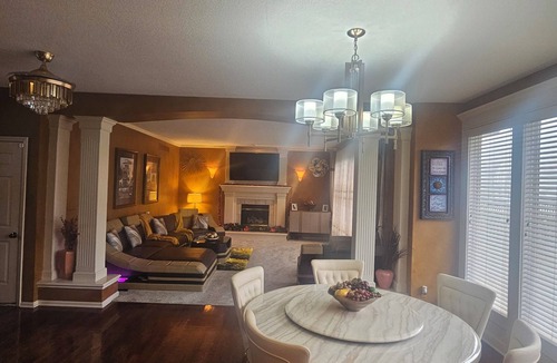 Lee's Summit House | World Cup Getaway: Spacious 3.4 SQF 5-bedroom house, 12 Min to Arrowhead Stadium