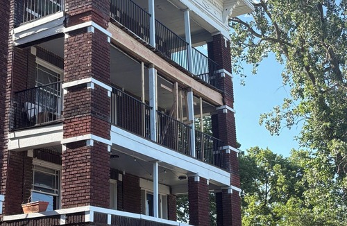 Southmoreland Apartment | World Cup LOCATION! 1/2 block to KC Streetcar which connects you to stadium!