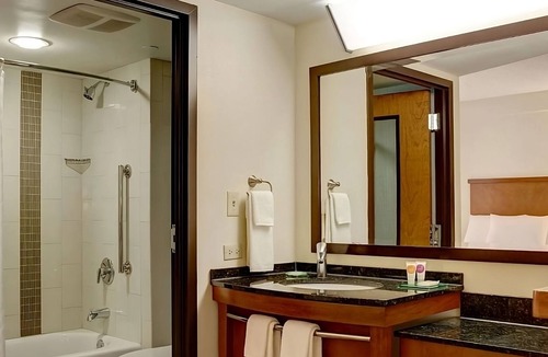 Gwinnett Place Hotel | Your Relaxing Getaway Awaits! Family-friendly Unit. Near Bunten Road Park!