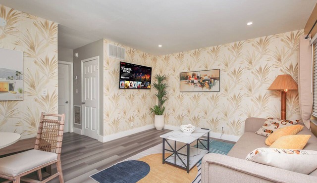 1 BDR Apartment by Fort Lauderdale downtown