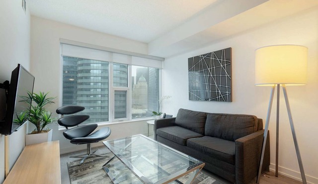 1 Bedroom/1 Bathroom Suite