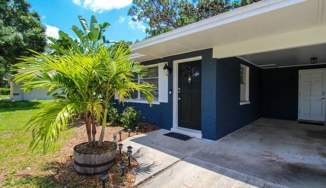 10 mins from Venice Beach & Downtown w/2 beds 1 bath