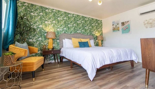 10 Rooms In Boutique Motel