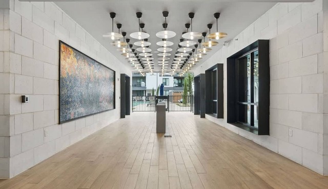 12min DT 6min Domain Studio-pool Free Parking