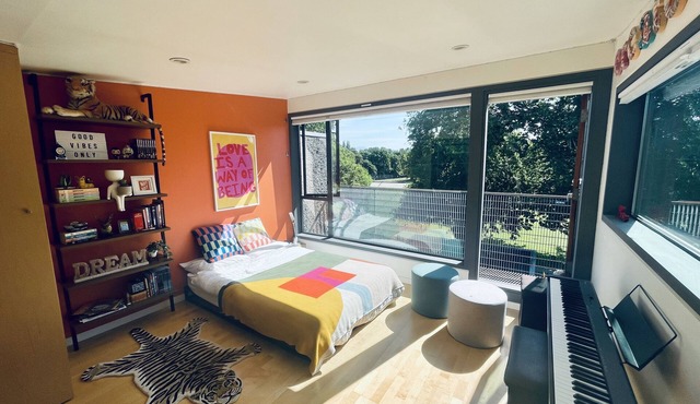 15 min to downtown | Hot tub | Spacious+peaceful+modern
