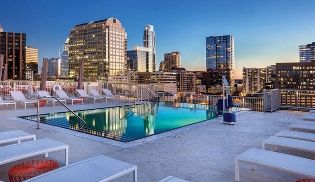 1Bed/1Bath - Gorgeous Downtown Austin Resort!
