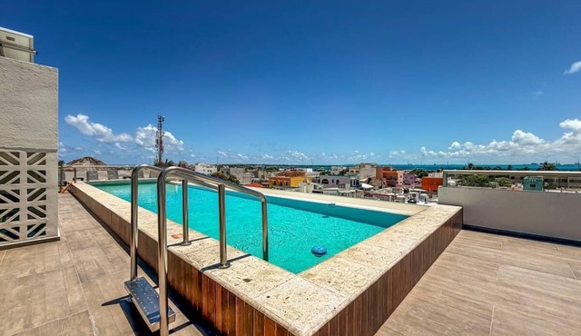 1BR PH Downtown w/Rooftop Pool