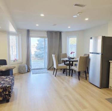 2 Bed, 1 Bath- Main floor, 2 Parking- Licensed