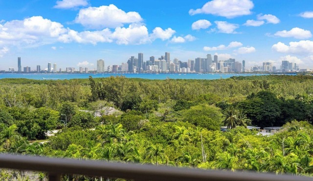 2-bedroom apt w/stunning views in Key Biscayne, featuring private beach access.