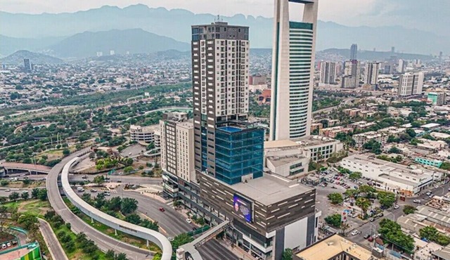 2-bedroom luxury apartment in the heart of Monterrey with pool and gym access