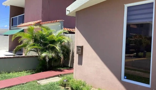 2 VILLAS 2 POOLSn Keep the family together n FIT 20 + PEOPLE in Mayagüez