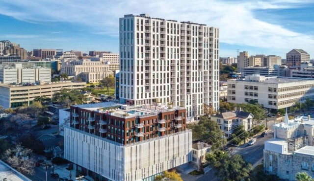 2BD/Austin - Full Kitchen, W/D, Balcony, Fire Pit!