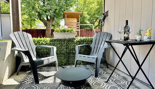 2BR Suite | Golf, Biking, Wineries & Lake Life