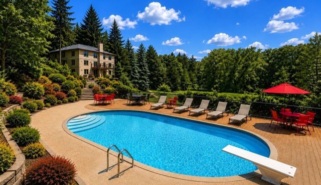 3 Acre Tranquil Estate Retreat with Pool & Pond
