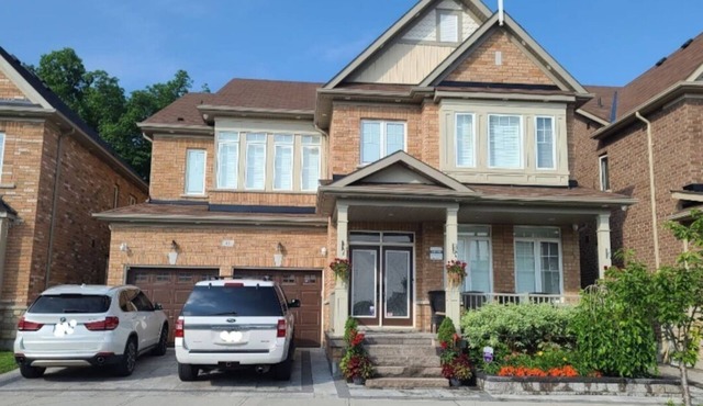 3 bdrm 3 full bath W/D in Brampton/Toronto, sleeps 16. in Brampton