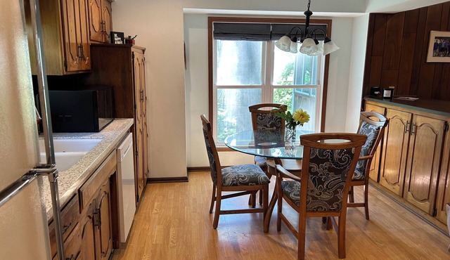 3-bedroom house in Merriam-perfect for soccer fans-near I-35